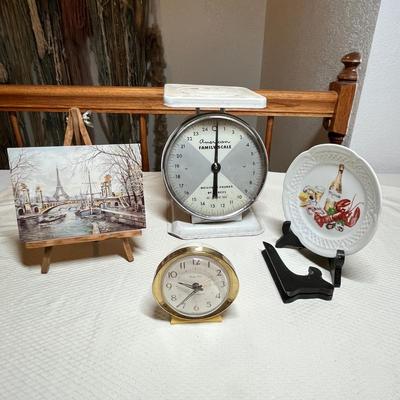 Lot 389 Vintage kitchen lot