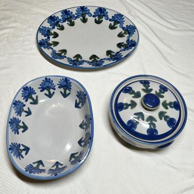 Lot 395 Louisville Stoneware Serving