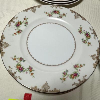 Lot 406 Asst Dinner Plates