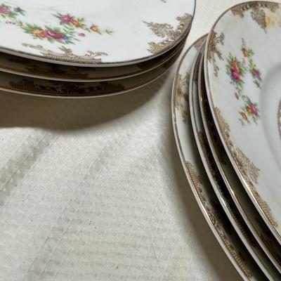 Lot 406 Asst Dinner Plates