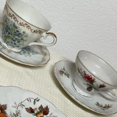 Lot 412 Decorative Cups & Saucers