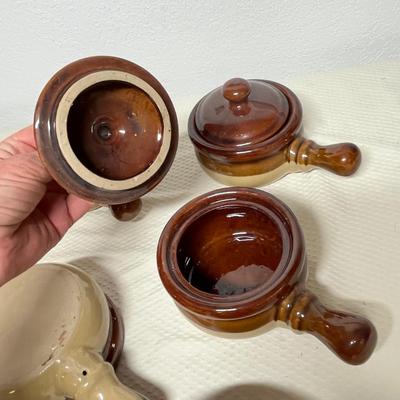 Lot 414 Brown bake ware