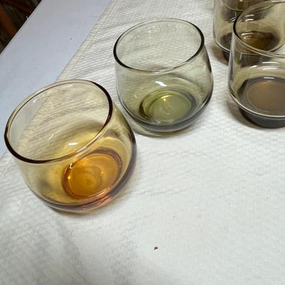 Lot 415 70s tumblers