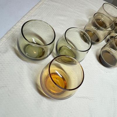 Lot 415 70s tumblers