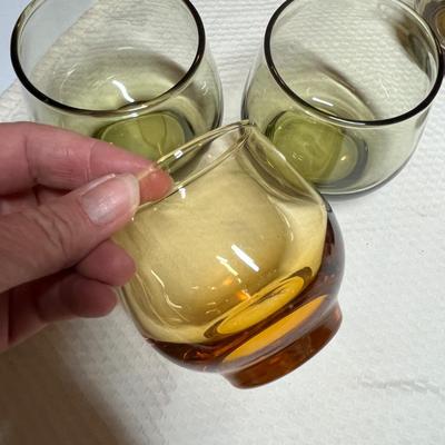 Lot 415 70s tumblers