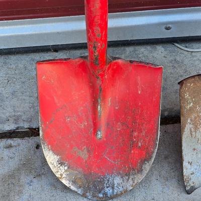 Garden & Yard Tool Assortment – Shovels, Pruners & Hand Saw