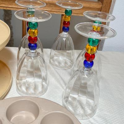 Lot 421 Plastic ware assortment