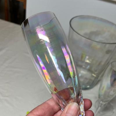 Lot 422 Champagne flutes w/ Ice bucket