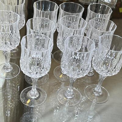 Lot 423 Pressed glass stemware