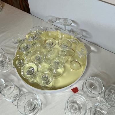 Lot 424 Large lot of stemware