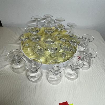 Lot 424 Large lot of stemware