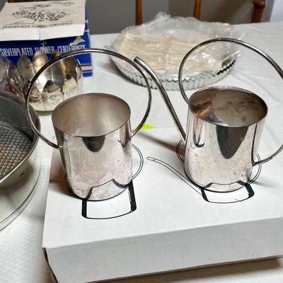 Lot 425 Metal ware assortment