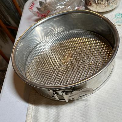 Lot 425 Metal ware assortment