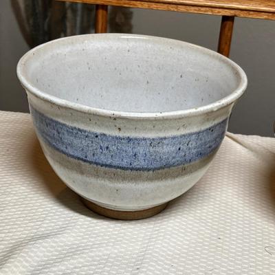 Lot 428 Pottery serving ware
