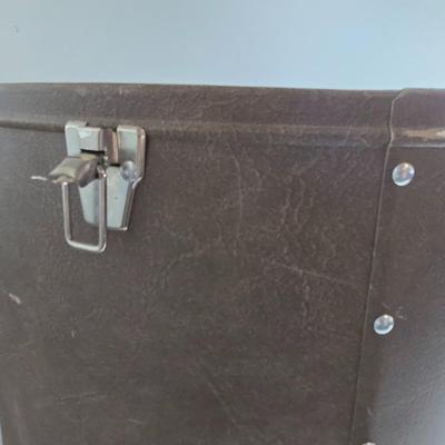 Vintage Round Hat Box with Latch Closure