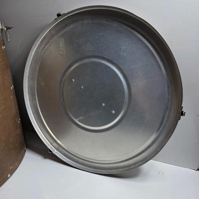 Vintage Round Hat Box with Latch Closure