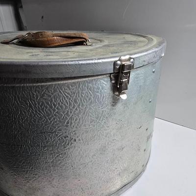 Vintage Hat Box with Faux Leather Texture & Buckle Handle