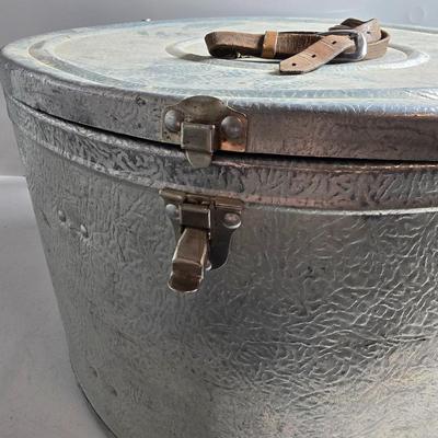 Vintage Hat Box with Faux Leather Texture & Buckle Handle
