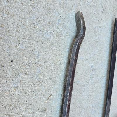 Mixed Hand Tool Lot – Saws, Pry Bar, Square & More