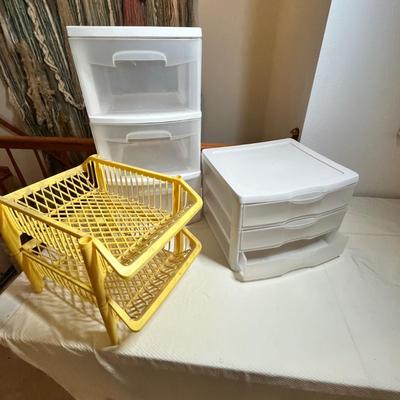 Lot 447 Plastic storage