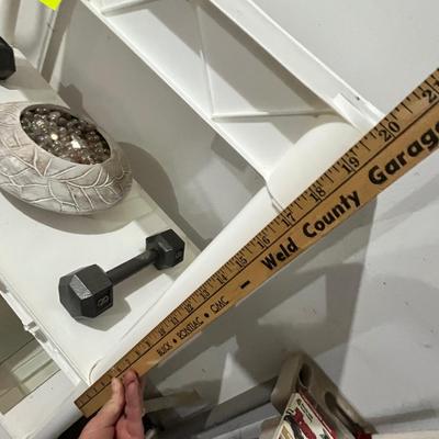 Lot 467 Plastic shelf & contents