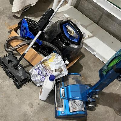 Lot 469 Cleaning supplies