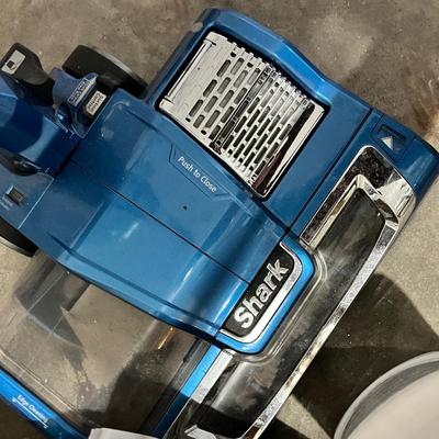 Lot 469 Cleaning supplies