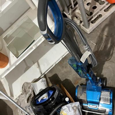 Lot 469 Cleaning supplies