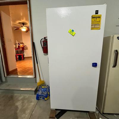 Lot 471 GE Chest Freezer