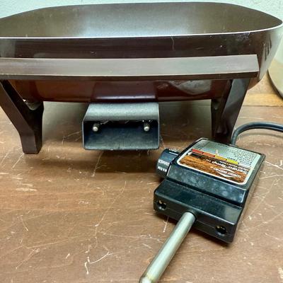 Sale Photo Thumbnail #381: Tested, works as expected.  Teflon coating inside the bottom pan.
