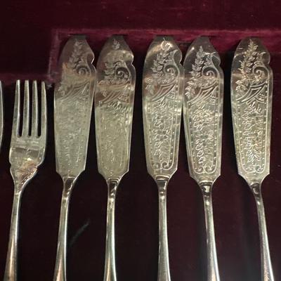 Fish cutlery set