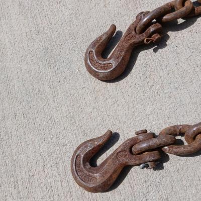 Heavy-Duty Tow Chain with Hooks – Approx. 14 ft