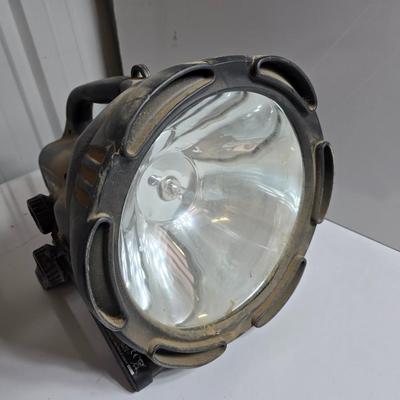 Cyclops Rechargeable Spotlight – Heavy-Duty Utility Light