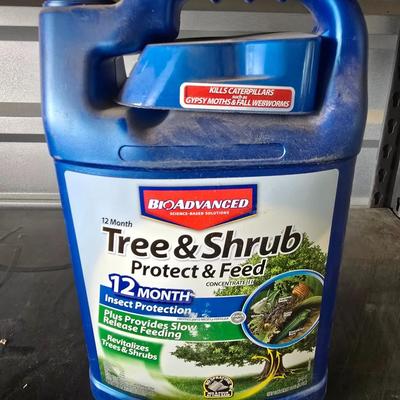 Tree & Shrub Care Lot with Hose Fittings – Insect Control & Watering Hardware