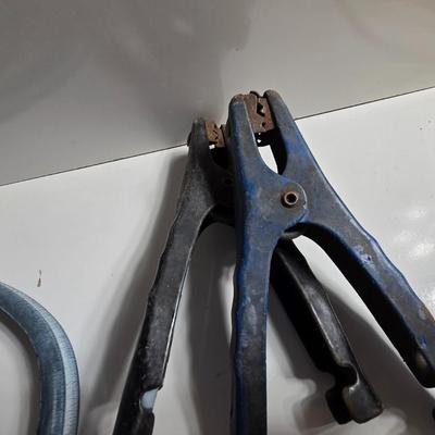 Automotive Utility Lot – Drop Light with long cord and Jumper Cables