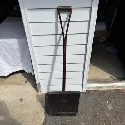 G9999 Primitive Wooden Farm Shovel