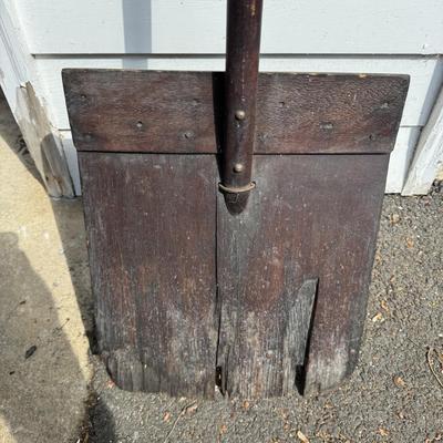 G9999 Primitive Wooden Farm Shovel