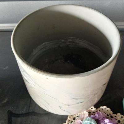 Garden Décor & Planter Lot – Watering Can, Pots, Welcome Sign & More