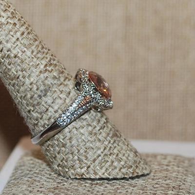 Size 9 Marked .925 Rounded Square CHAMPAGNE Colored Main Stone Ring with Clear Stone Surround & Sides on a Silver Band (4.1g)