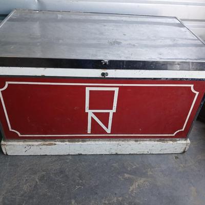 Ranch /Show Storage Chest with Metal Top
