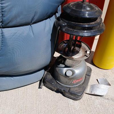 Coleman Camping Gear Lot – Lanterns & Sleeping Bag