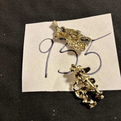 Dog Brooch
