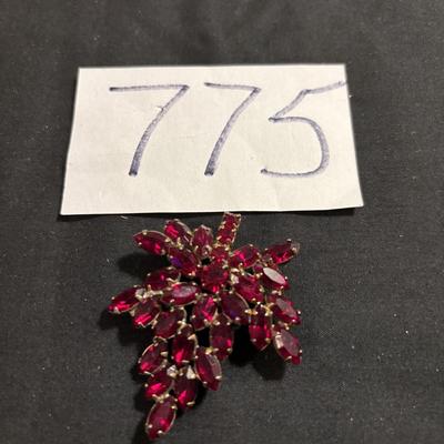 Vintage Leaf Brooch