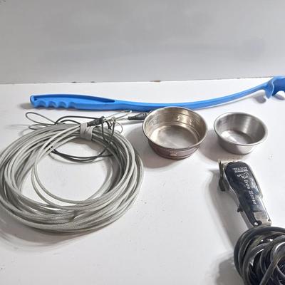Pet Supply Lot – Wahl Clippers, wire Cable Lead, Dishes & More
