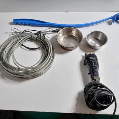 Pet Supply Lot – Wahl Clippers, wire Cable Lead, Dishes & More