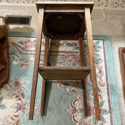 Oak Tall End Table/Plant Stand (PBN-BM)