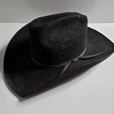 Vintage Felt Cowboy Hats – Set of 3 Western Classics
