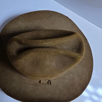 Vintage Felt Cowboy Hats – Set of 3 Western Classics