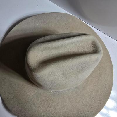 Vintage Felt Cowboy Hats – Set of 3 Western Classics