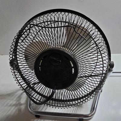 Box Fan & Metal Desk Fan – 2-Piece Cooling Set
